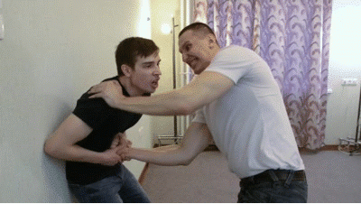 Newbie challenges the champion for a fight. Tom vs Rob
